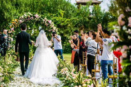 七月牛女的命运怎么样 牛女何时结婚好