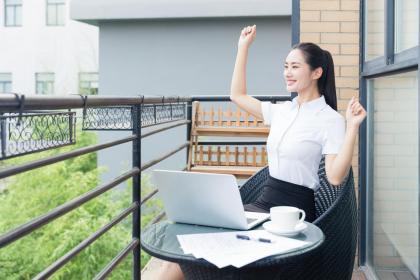 左背有痣的女人命运会如何 后背痣相解析