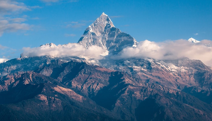 梦见和别人一起上山