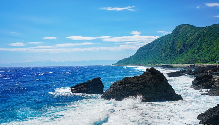 梦见巨浪很高很大