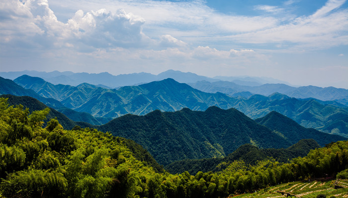 梦见下山的路很陡峭,但是平安下来了