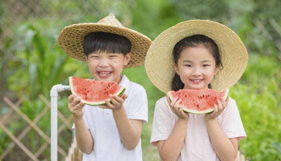 女人梦见和别人一起吃西瓜