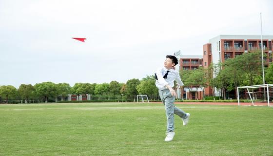 梦见帮别人照顾小男孩