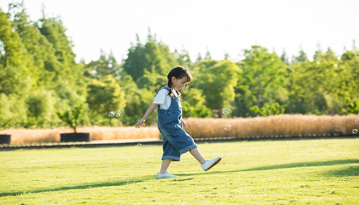 做梦梦见女孩子是什么意思