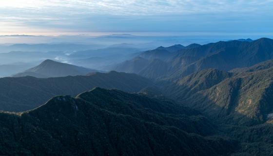 梦见和别人一起翻山越岭