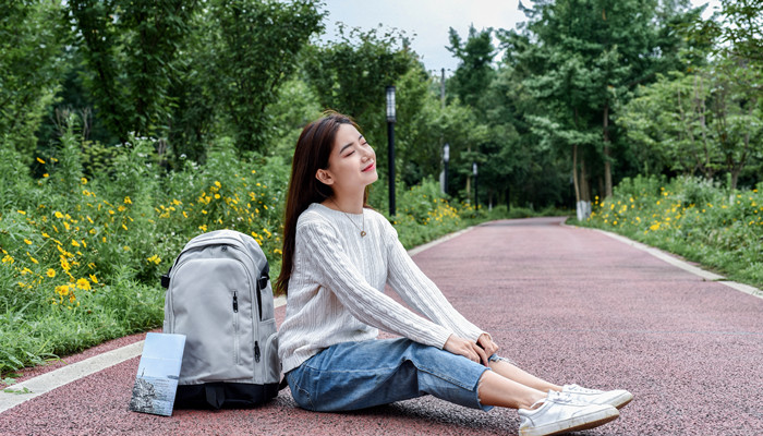 男人梦见初中女同学是什么意思