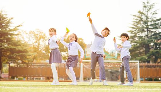 梦见小学生因成绩不好被老师打