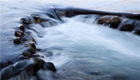 梦见水流湍急是什么意思