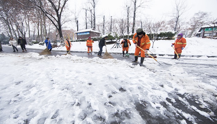 梦见扫雪是什么意思，什么征兆