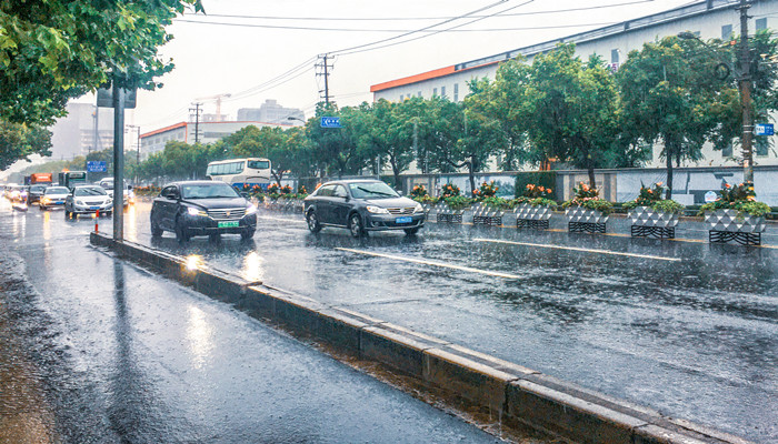 梦见下雨打雷是什么意思