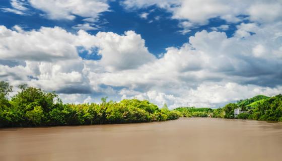 梦见河涨水