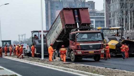 女人梦见别人在修路什么意思