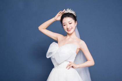 2023年农历三月初二日向女朋友求婚吉利吗？